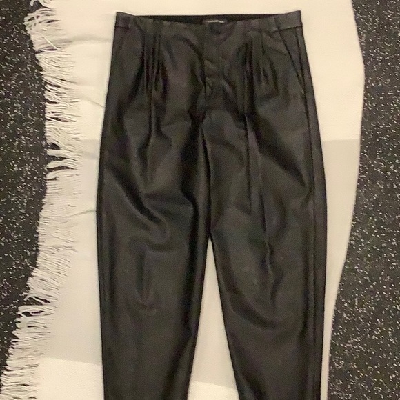 Faux leather women’s Banana Republic pants - Picture 6 of 6